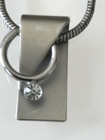 Modern nyaklánc dizájnos medállal, 47 cm
