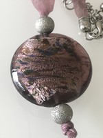 Muránói medál ezüst lapozással padlizsán színben