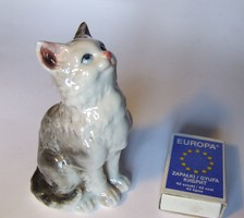 Nagyon aranyos, régi porcelán cica, macska figura-kis hibával