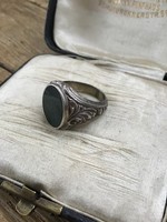 Antik ezüst pecsét gyűrű vérkővel díszítve