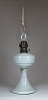 1F575 Antik tejfehér fújt üveg petróleumlámpa cilinderrel