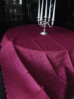 Szépséges burgundi vörös asztalterítő 140 x 168 cm téglalap