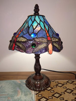 Szitakötős Tiffany lámpa, asztali, üvegburás éjjeli lámpa, copper tone Tiffany lamp