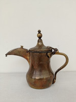 Antik konyhai eszköz kalapált sárgaréz sárga réz arab perzsa Szíria Marokkó kávé kiöntő kancsó