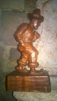 Wooden wood sculpture with a hat sign. 25 Cm