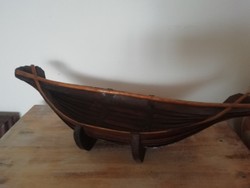 Retro kézműves csónak formájú kináló, asztalközép