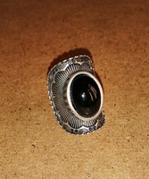 Fekete köves bizsu gyűrű (8)