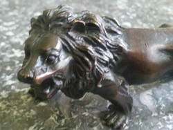 Bronz, oroszlán figura