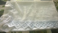 Tüll-csipkeszegélyes függöny kisebb méret 101x124 cm