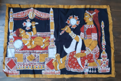 Batikolt vászon indiai életkép, sárga fekete piros tónusú terítő falikárpit textilkép