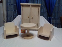 RÉGI, nagyobb méretű játék baba bútor - 35 cm magas szekrény - szekrény, asztal, két darab fotel
