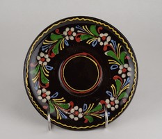 1F945 Ceramic wall plate decorated with black glazed flowers 18 cm