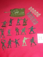 Retro trafikáru bazáráru műanyag játék katona katonák csomagban egyben képek szerint 21