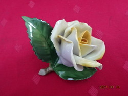 Herendi porcelán rózsa, kézzel festett  sárga szirommal, jelölése 9/05. Vanneki!