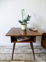 Retro,vintage,mid-century,asztal