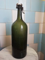 Nagy méretű zöld csatos üveg palack