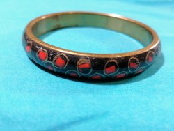 Bracelet with coral