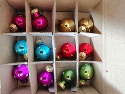 Mini karácsonyfadísz gömbök