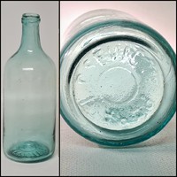 "Parádi csevicze" halványkék ásványvizes üveg (1921)