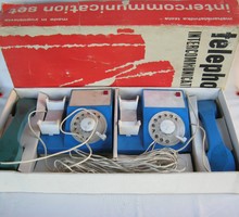 Retro jugoszláv műanyag játék iker telefon