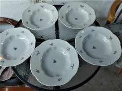 Apró virágos szép állapotú Zsolnay mély tányérok egyben vagy külön is eladók!
