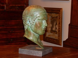 Görög bronz  szobor a  XX. szd. első feléből