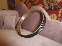 Silver bracelet with rubber decoration