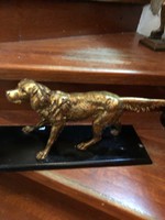 Hunting dog sculpture made of bronze, size 36 x 20 cm.