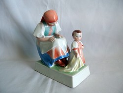 Zsolnay porcelán anya gyermekével Sinkó András terve
