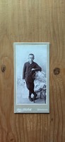 Nagyszombati keményhátú fotó ~1900, fiatal fiú, nagy méretű 8*16,5 , Schieberth (T2)