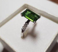 14 kt zöld turmalin gyűrű brillekkel