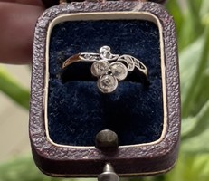 1 Forintról! Szecessziós Arany Briliáns Gyűrű (2,7 gramm) 0,6 karát Briliánssal és apró gyémántokkal