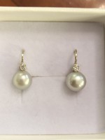 14 carat gold earrings with saltwater pearls and diamonds!