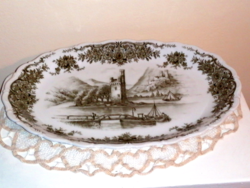 Dekoratív porcelán kínáló tálca 27,5 cm.