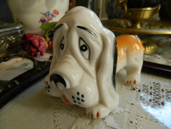 Basset porcelán kutya szobor, lógó fülű