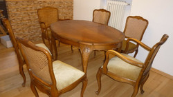 Warrings ovális 125x98x75cm és 195 re nagyobbitható asztal 4 székkel
