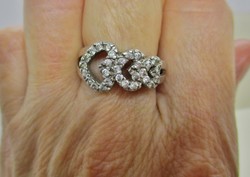 Nagyon szép ezüst gyűrű hófehér církóniákkal