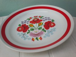 Nagyméretű kalocsai mintás kézifestett  porcelán fali tányér