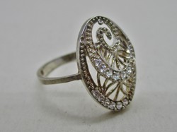 Nagyon elegáns régi filigrán ezüst gyűrű hófehér kövekkel