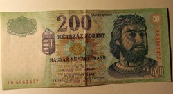 200 Ft-os bankjegy 2001 FD betűjelű a MNB új biztonsági kódjával