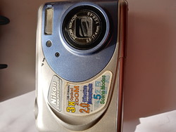Nikon Coolpix 2000 fényképezőgép