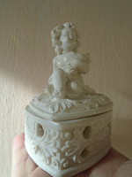 Angelic pierced patterned jewelry holder is an amazing piece of 11.5 x 7.8 cm