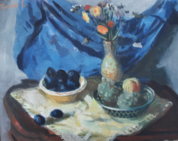 TAMÁS ERVIN: Csendélet (olaj vászon, 68x53 cm) virágcsendélet, gyümölcsök, szőlő, szilva