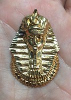 Nagyméretű extra fáraó arany medál