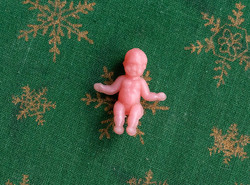 Retro stencil plastic miniature doll - 3 cm - nativity scene