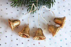 Retro csoki harangok karácsonyfa dísz 5db együtt 3cm