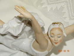 Wallendorf porcelain ballerina or girl in a ball gown 24.5 cm !! Flawless !!!!!!!