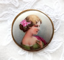 Charming old porcelain brooch 4.5Cm
