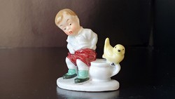 Régi, porcelán figura. Biliző kisfiú, madárkával.Mini nipp.