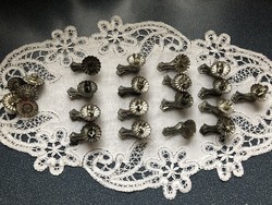 Régi ezüst színü karácsonyi csipeszes billenöfejes fém gyertyatartók- 17 db